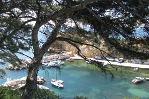 Petits ports de la Côte Bleue avec le sentier du littoral 