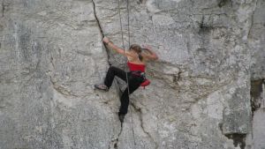 Escalade dans Sainte Victoire, encadré par un moniteur d'escalade