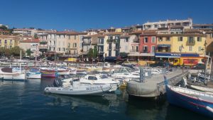 le port de Cassis, point de départ de randonnées avec un guide dans les Calanquess