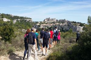 Balade guidée au Baux-de-Provence, dans le massif des Alpilles avec un guide professionnel